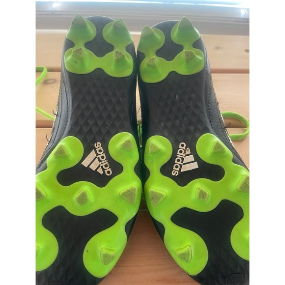 Adidas Kids Soccer Cleats Size 2 - Picture 7 of 7